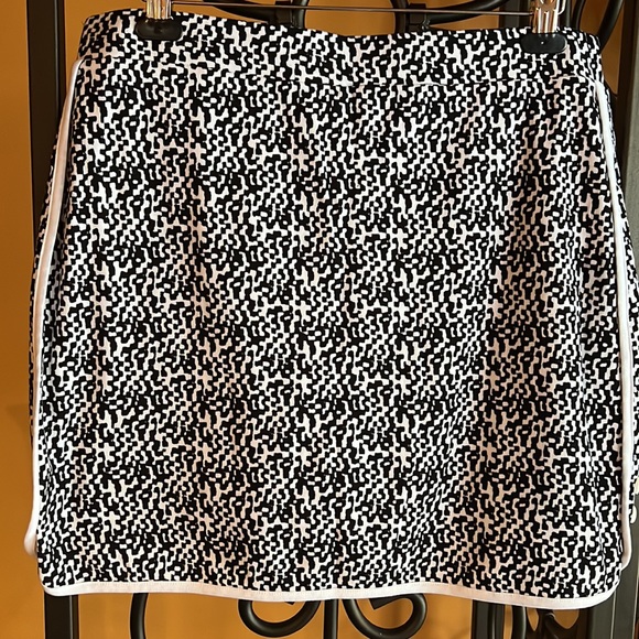 JONES NEW YORK The Contrast Skort Black Fuzzy Blocks - Picture 3 of 8